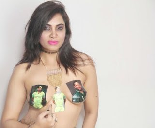 arshi khan paints shahid afridi on her bust southcolors 5
