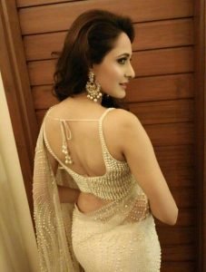 actress pragya jaiswal hot backless photos southcolors 1