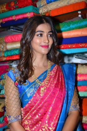 pooja hegde traditional saree photos southcolors 10