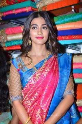 pooja hegde traditional saree photos southcolors 12