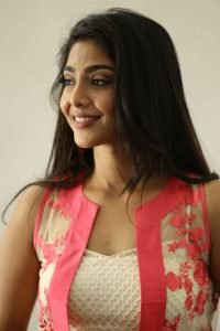 actress aishwarya lakshmi photos southcolors 3