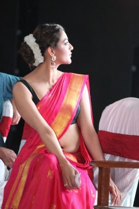 actress kajal agarwal in red saree photos 2017 3