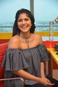 megha akash at radio mirchi 15