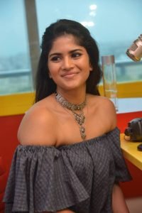 megha akash at radio mirchi 23