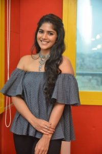 megha akash at radio mirchi 31