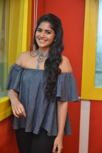 megha akash at radio mirchi 33