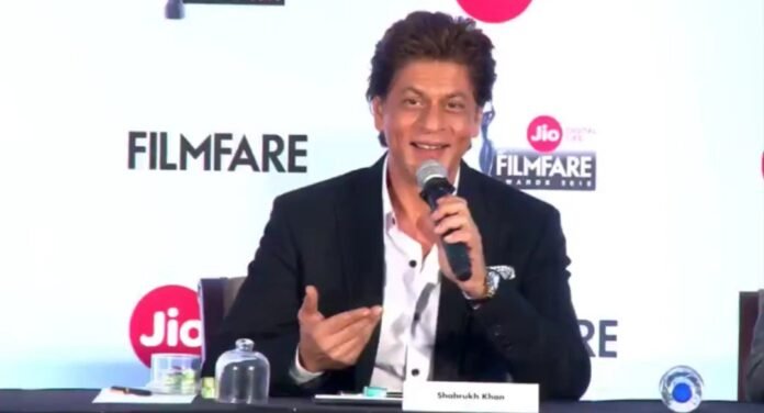 shah-rukh-khan-host-63rd-jio-filmfare-awards-2018 Shah Rukh Khan Host 63rd Jio Filmfare Awards 2018