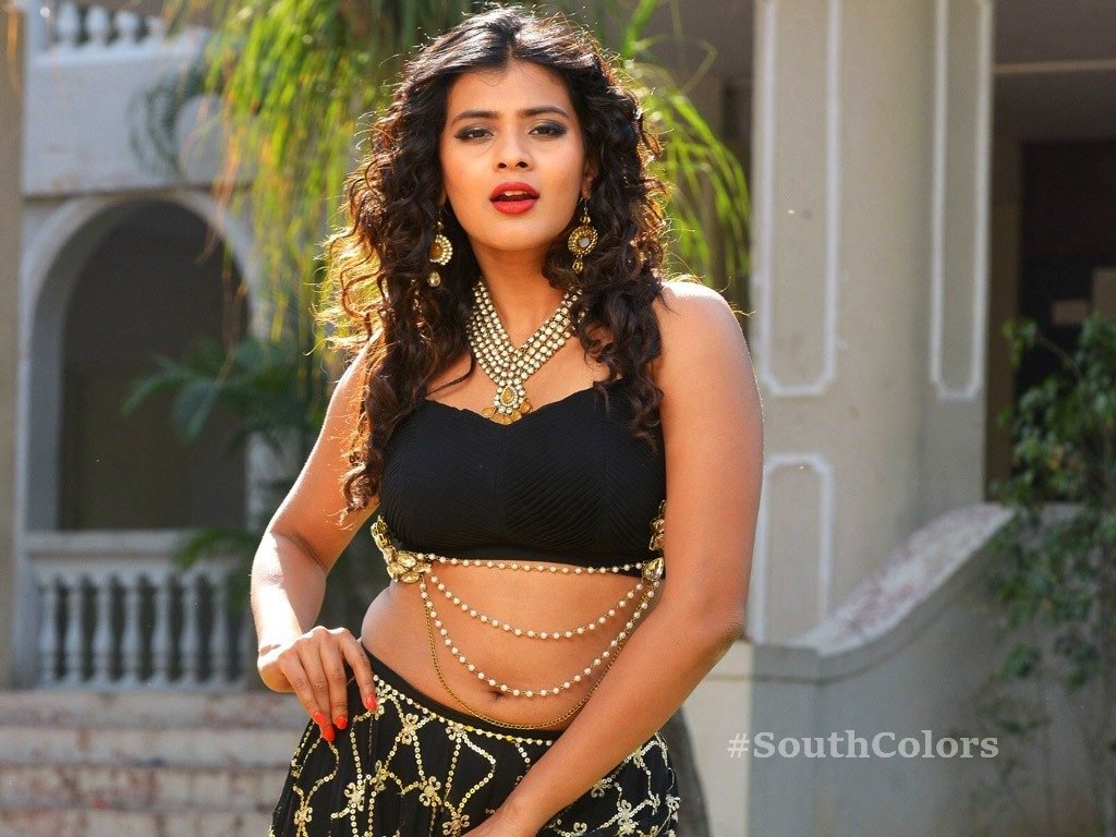 Hebah Patel Green Signal To 24 Kisses Hebah Patel Green Signal To 24 Kisses