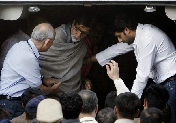 Amitabh Bachchan Admitted to Lilavati Hospital