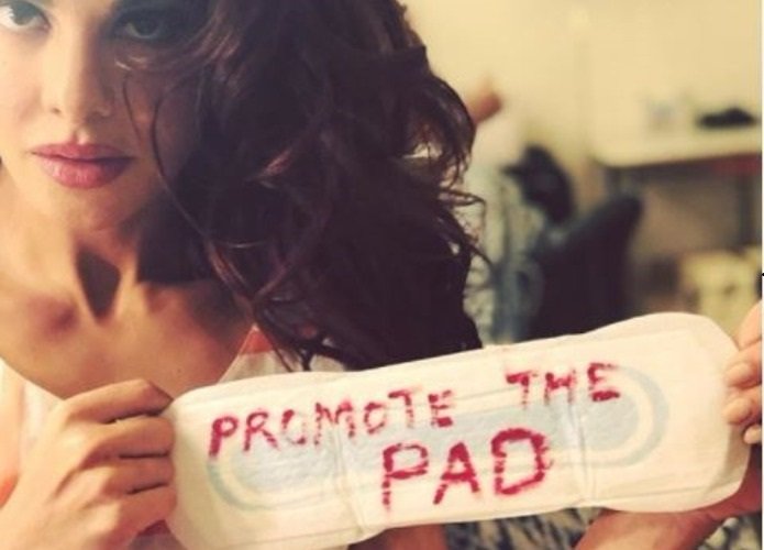 padman-challenge-jacqueline-fernandez-holds-blood-stained-pad Padman Challenge: Jacqueline Fernandez Holds Blood Stained Pad
