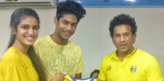 Priya Prakash Varrier Met Sachin Tendulkar at ISL Match