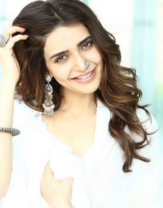 karishma tanna hot bikini photos 7