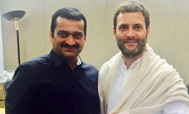 producer-bandla-ganesh-with-rahul-gandhi-photo-goes-viral Bandla Ganesh Meets Rahul Gandhi