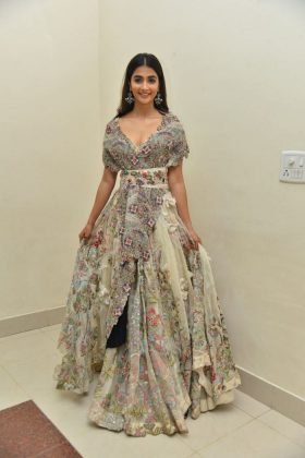 pooja hegde new photos at saakshyam movie audio launch southcolors 14