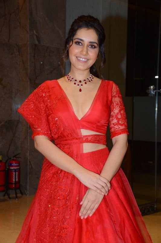 Raashi Khanna Hot Cleavage Photos at World Famous Lover Pre-Release Event Raashi Khanna Hot Cleavage Photos at World Famous Lover Pre-Release Event