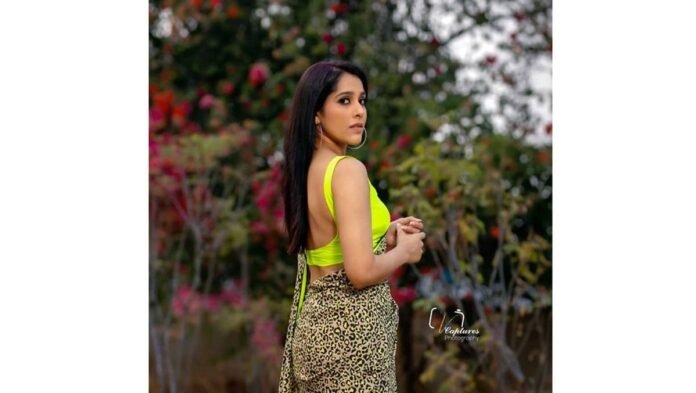 Rashmi Gautam Animal Print Saree Photos