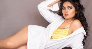 Divi Vadthya Instagram Photos and Videos