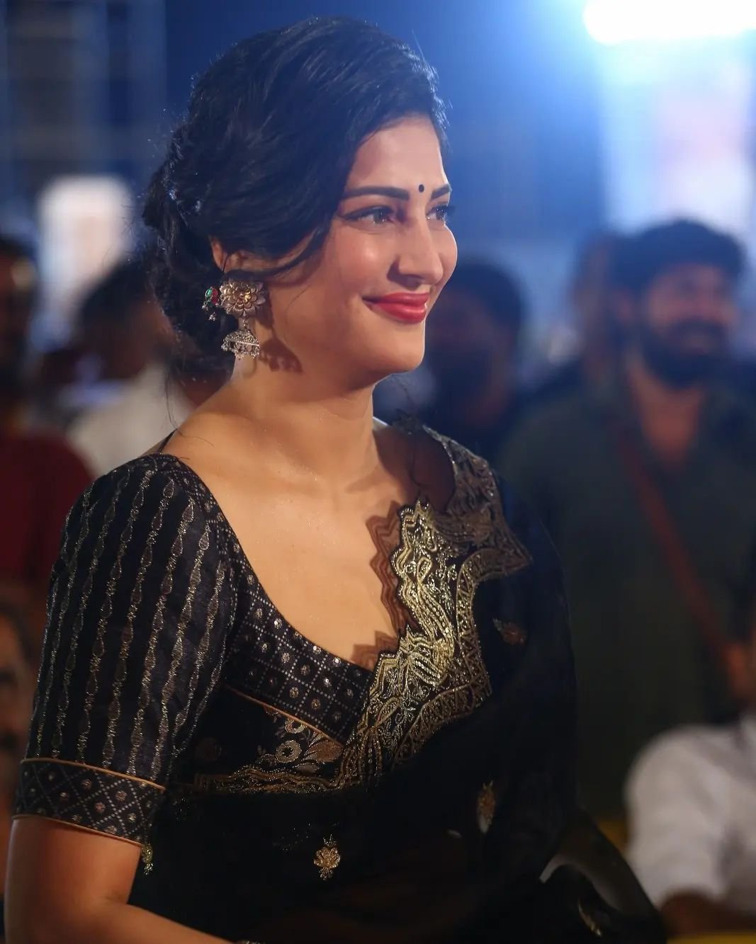 Shruthi Haasan Photos From Veera Simha Reddy Pre Release Event southcolors 16